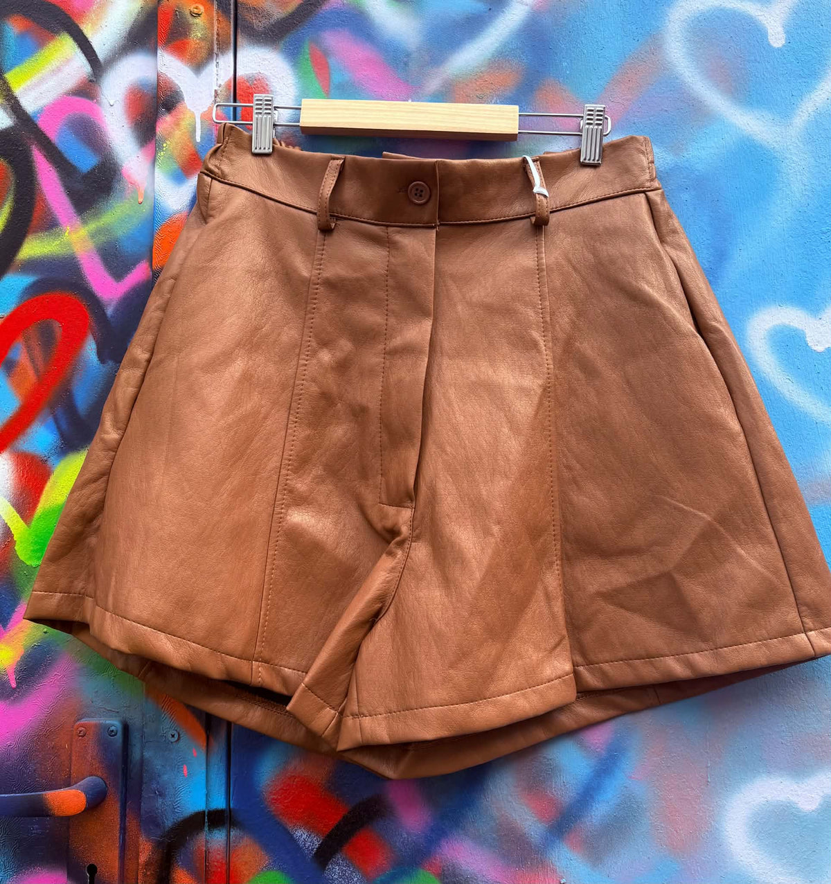 THE 'CLAUDIA' FABULOUSLY FLATTERING GENTLY TAILORED FAUX LEATHER SHORTS IN BLACK, TAN OR BURGUNDY