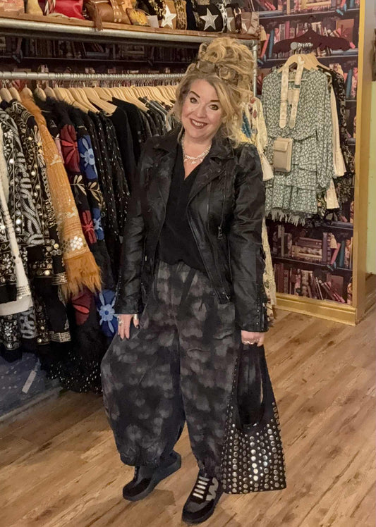 THE 'CHELSEA' BEAUTIFUL CHARCOAL GREY DISTRESSED PRINT BARRELL LEG TROUSERS WITH SLOUCH POCKETS