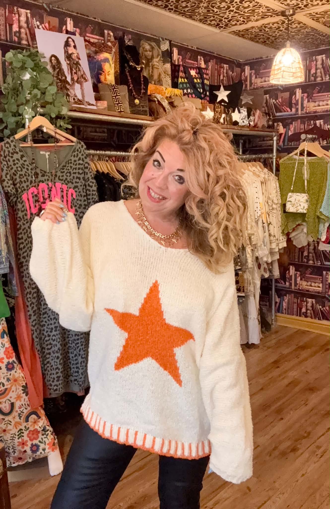 THE 'SUPERSTAR' FABULOUSLY SOFT STAR DETAIL OVERSIZED SNUGGLE JUMPER IN CREAM AND ORANGE