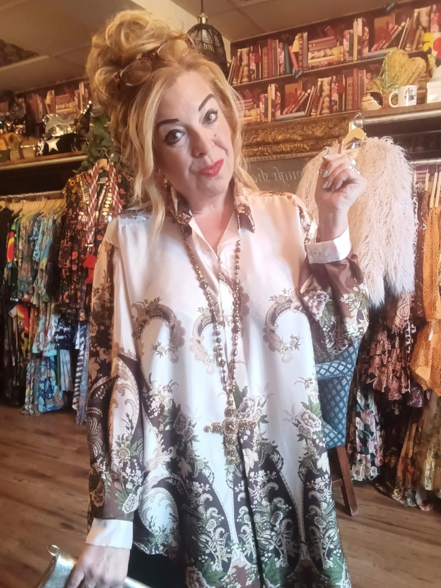 THE 'CHELSEA' BEAUTIFUL BOTANICAL PRINT LUXURIOUS SATIN FEEL OVERSIZED SHIRT
