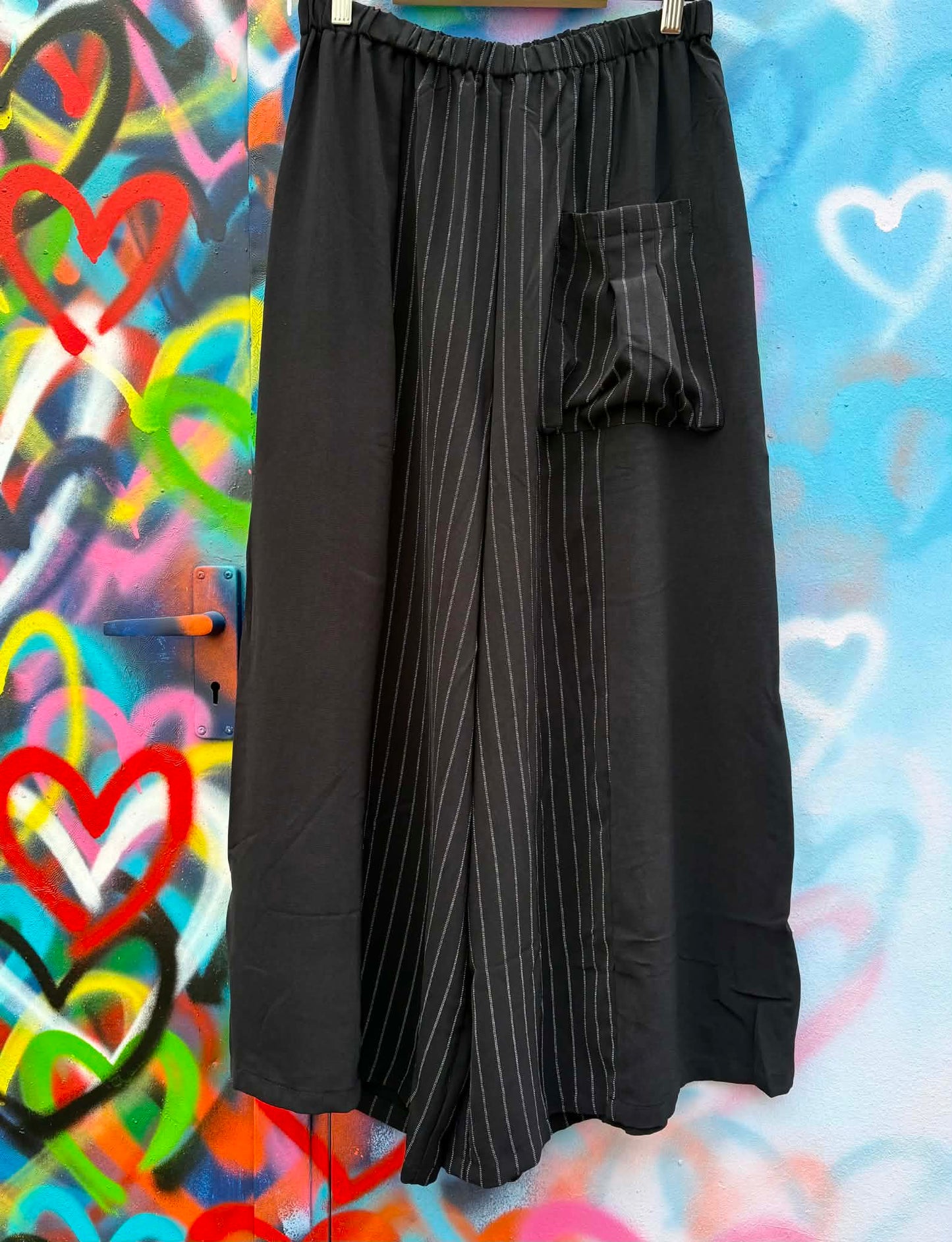 THE 'VOGUE' EXQUISITE QUALITY PINSTRIPE WIDE LEGGED TROUSERS WITH QUIRKY PAPER BAG POCKET DETAIL