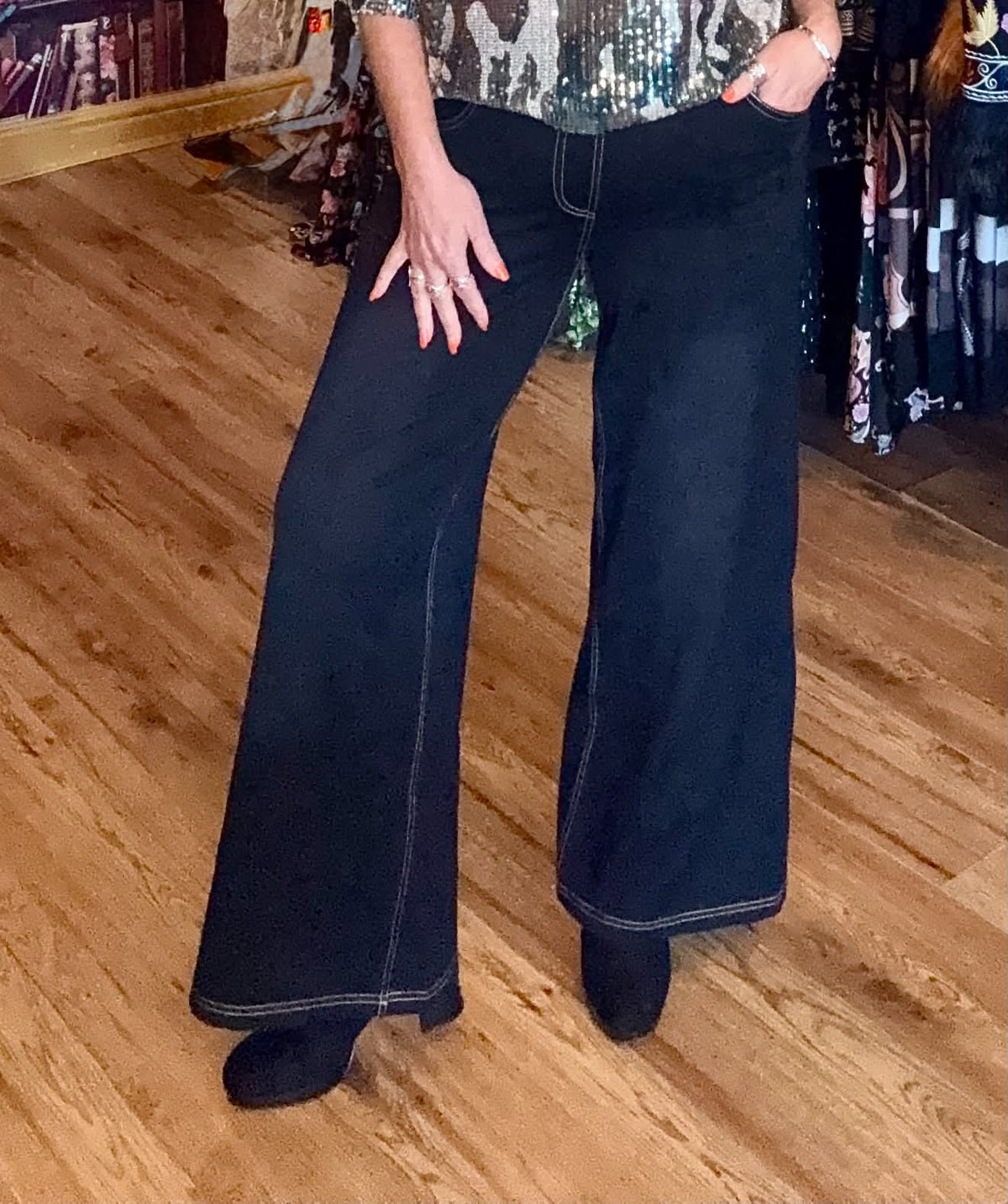 THE 'HALLE' ULTRA FLATTERING SUPER STRETCH FIGURE FIXING WIDE LEG JEANS CLASSIC BLACK IN FOUR SIZES