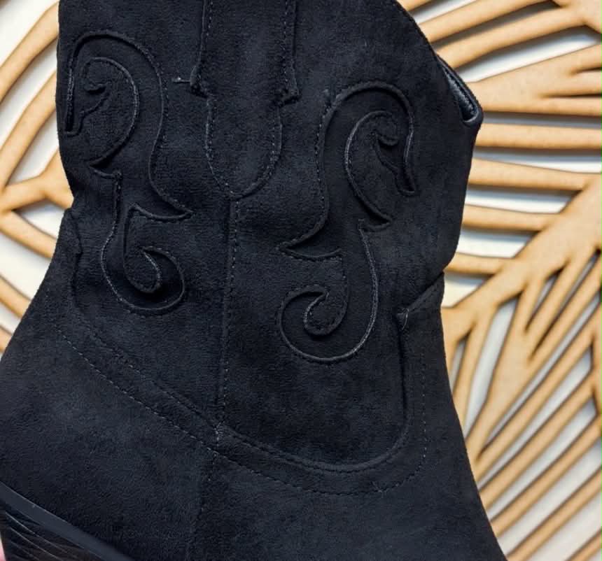 THE 'COLORADO' ULTRA COMFORT WESTERN STYLE EMBELLISHED BOOT IN CLASSIC BLACK
