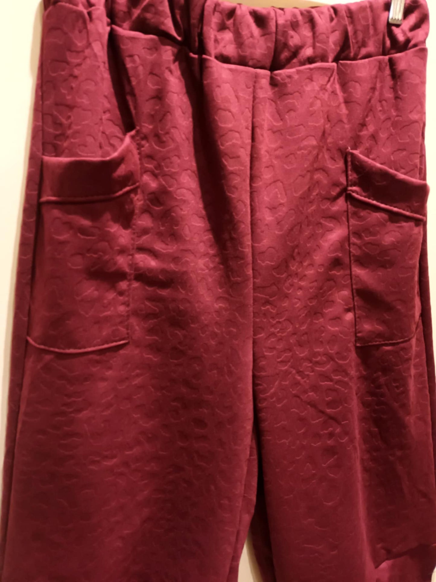 THE 'CARNABY LEOPARD' COCOON STYLE PANTS WITH OVERSIZED POCKETS IN BURGUNDY