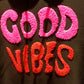 SUDADERA CON CAPUCHA ACOGEDORA 'GOOD VIBES' EN NEGRO CON DETALLES EN ROSA FUERTE Y ROJO
