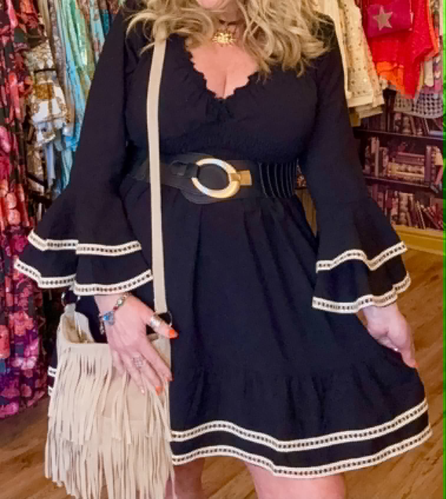 THE 'LOLA' FABULOUS BLACK AND CREAM LACE TRIM BELL SLEEVE FLIPPY