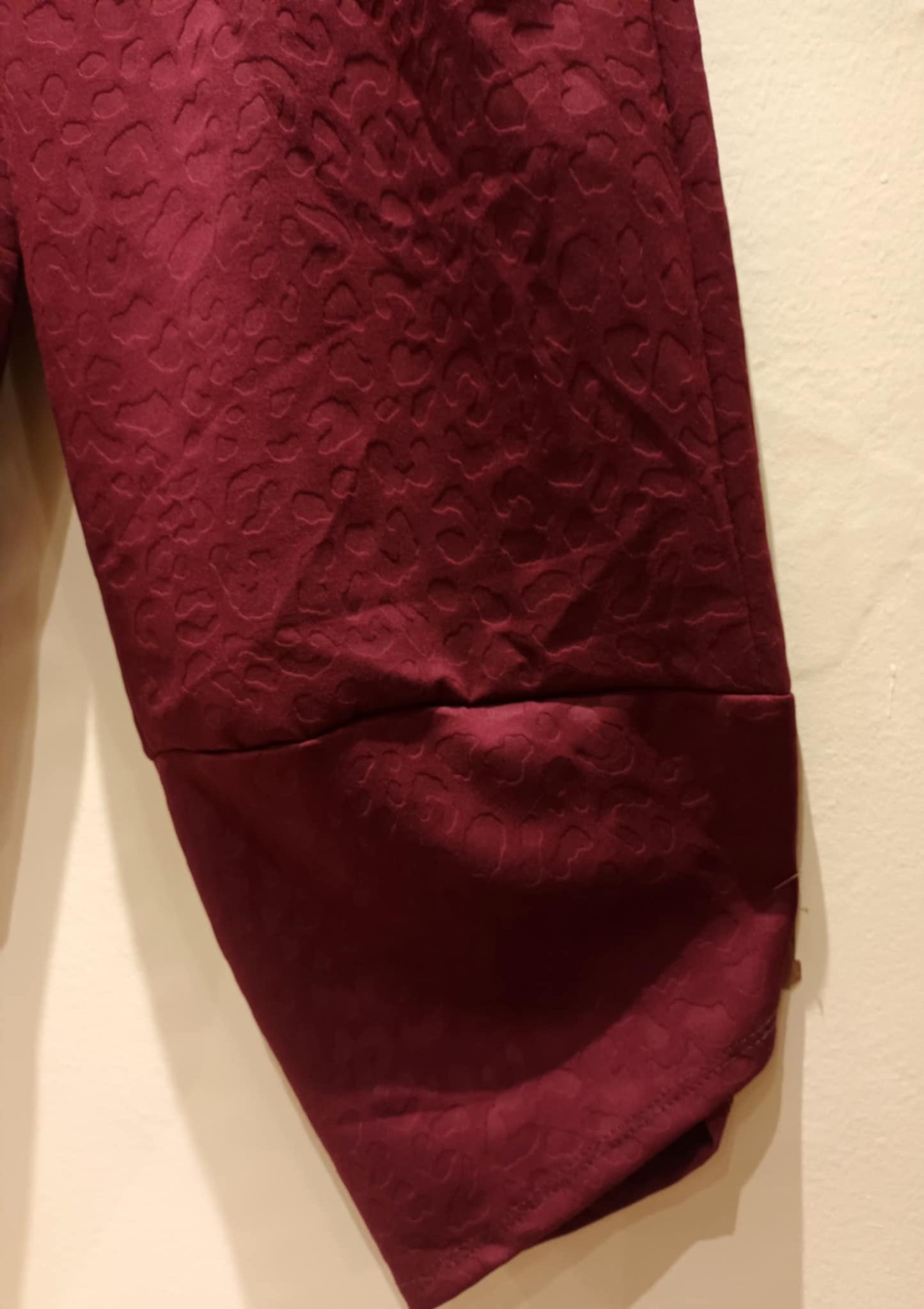 THE 'CARNABY LEOPARD' COCOON STYLE PANTS WITH OVERSIZED POCKETS IN BURGUNDY