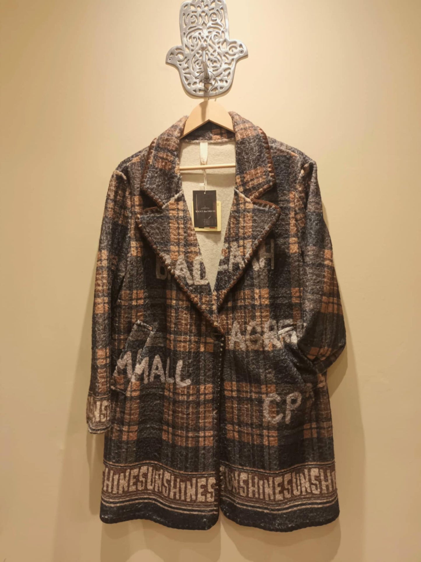 THE 'URBAN GRAFFITI' BEAUTIFUL TARTAN STATEMENT BLANKET COAT WITH STRIKING BACK DETAIL