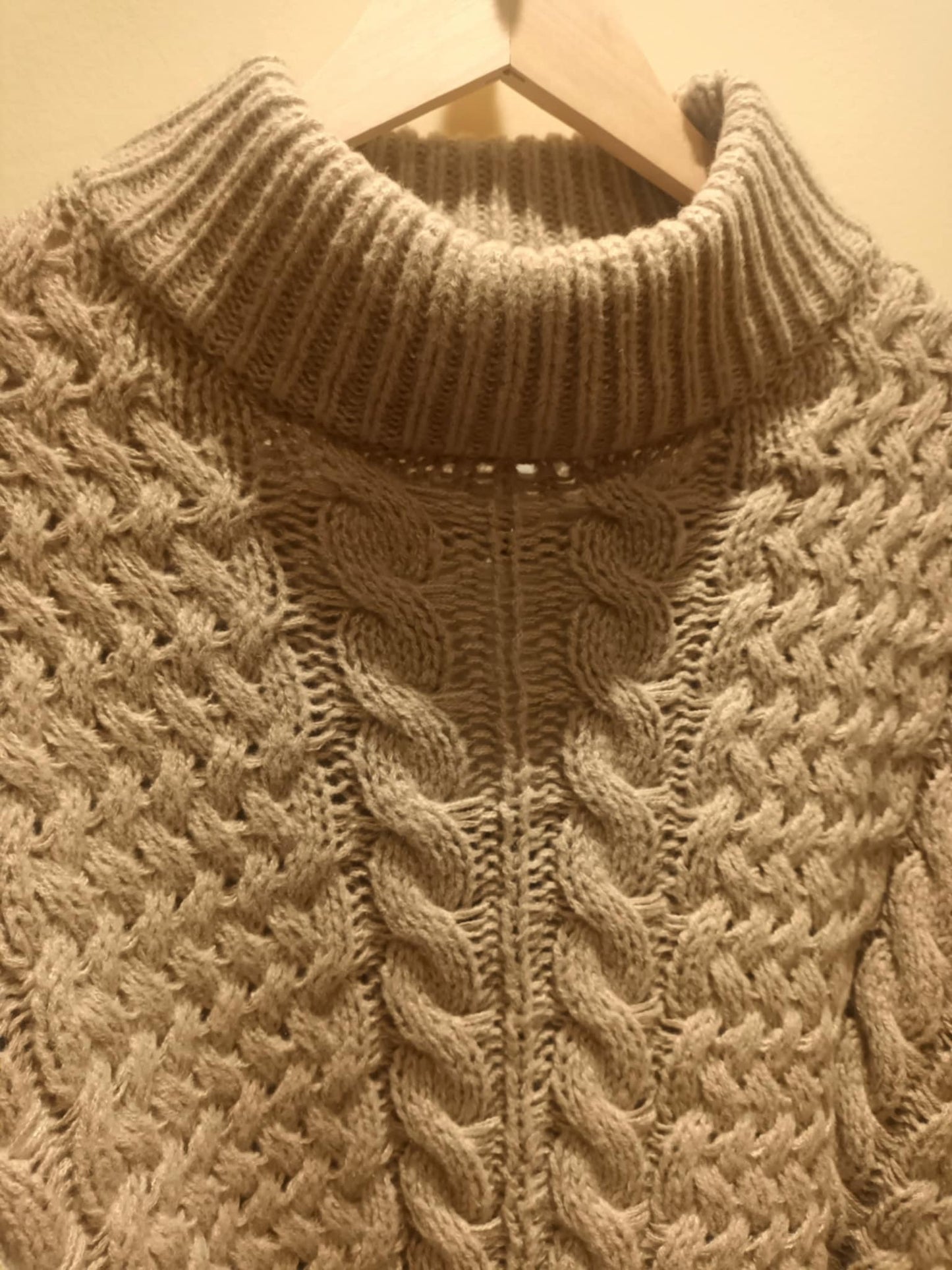 THE 'COASTAL GLOW' EXQUISITE QUALITY FUNNEL NECK CABLE KNIT WITH SPLIT DETAIL HEMLINE