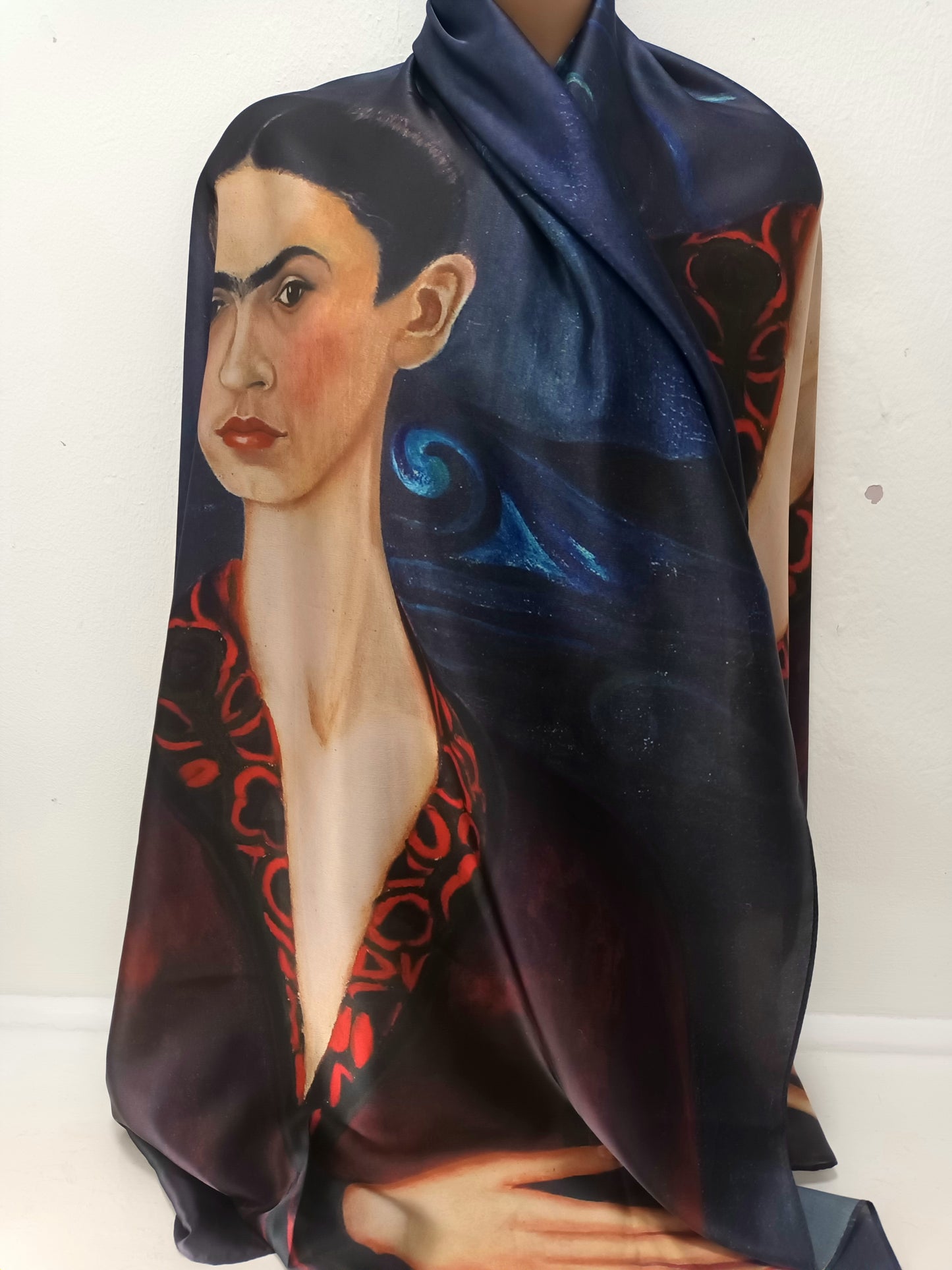 'FRIDA'S PRETTY PORTRAIT' 100% LUXURIOUS SILK LARGE WRAP STYLE SCARF