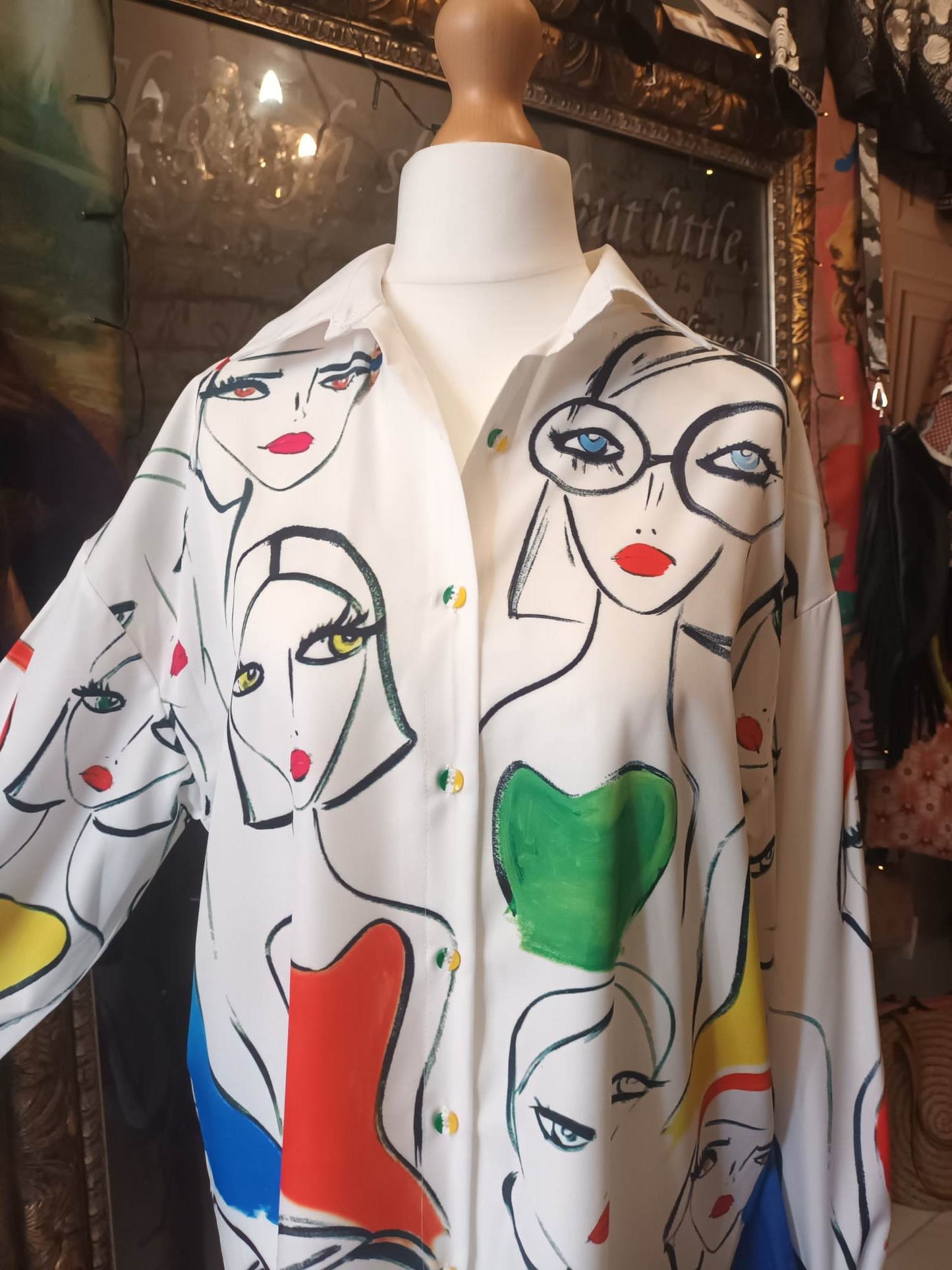 'WOMEN OF THE WORLD' CLASSY GIRLS OVERSIZED RETRO PRINT SHIRT