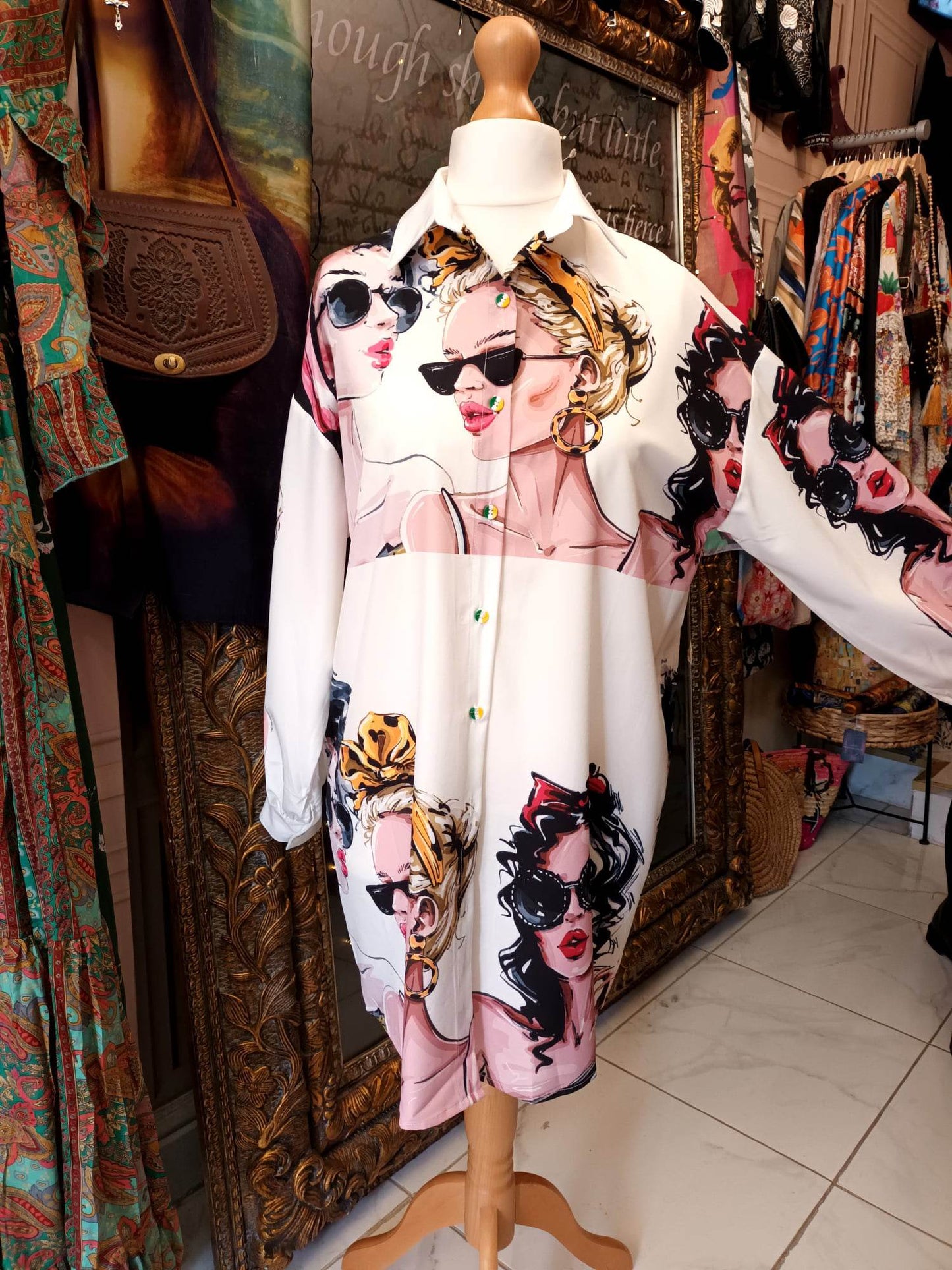 'WOMEN OF THE WORLD' COOL GIRLS FABULOUS SASSY GIRL PRINT LONG LENGTH SHIRT