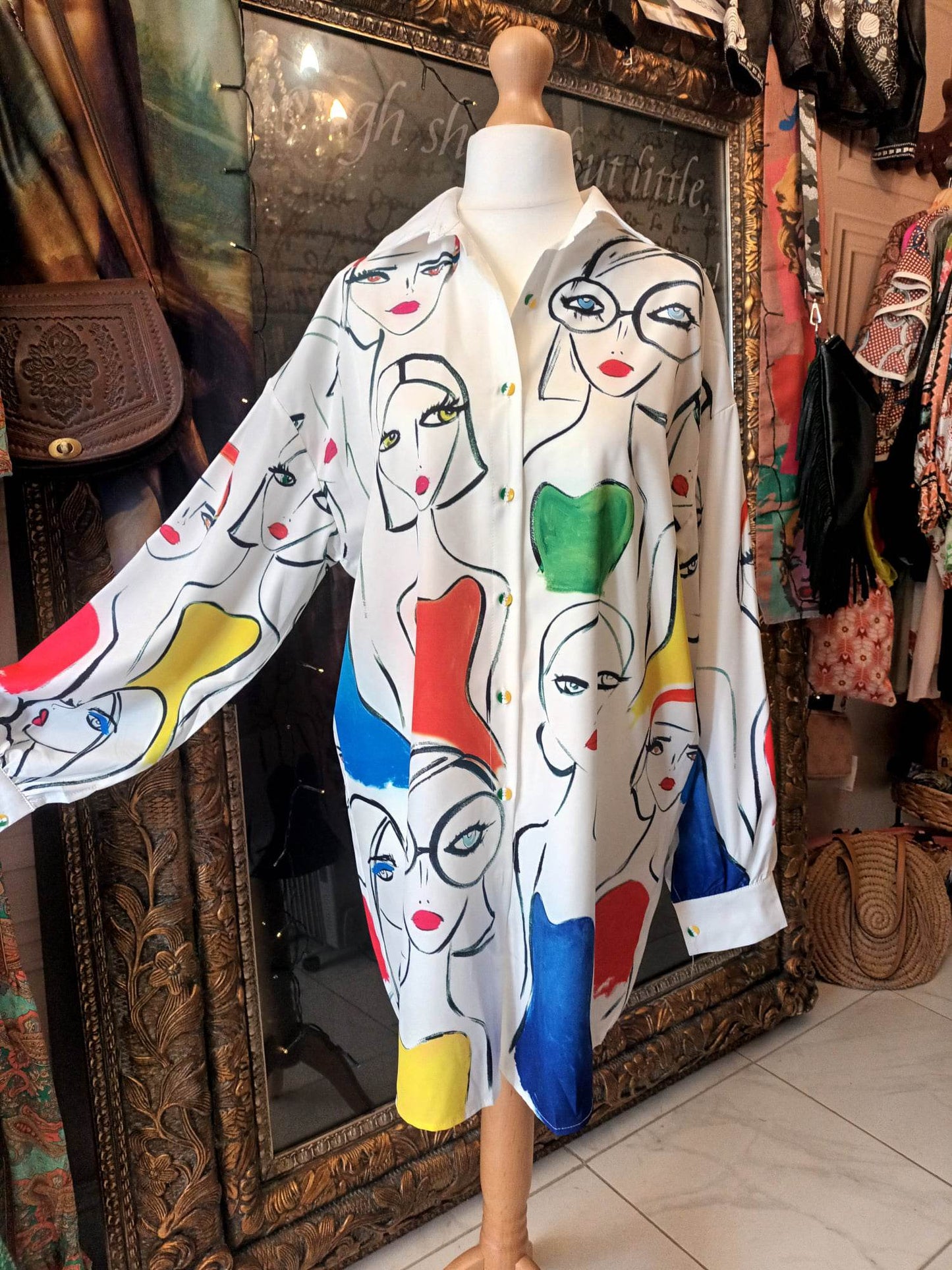 'WOMEN OF THE WORLD' CLASSY GIRLS OVERSIZED RETRO PRINT SHIRT