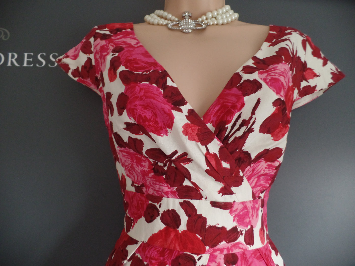 L.K.Bennett Size 6 Luxurious Silk Mix Antique Rose Print Dress